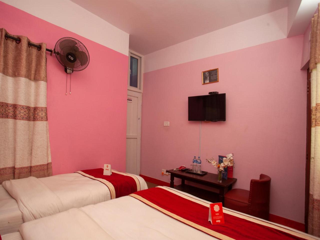 Oyo 195 Global Hotel And Resort Kathmandu Bagian luar foto