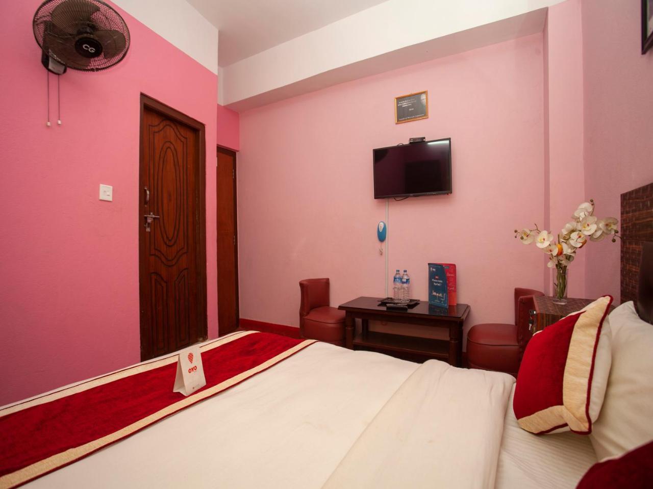 Oyo 195 Global Hotel And Resort Kathmandu Bagian luar foto